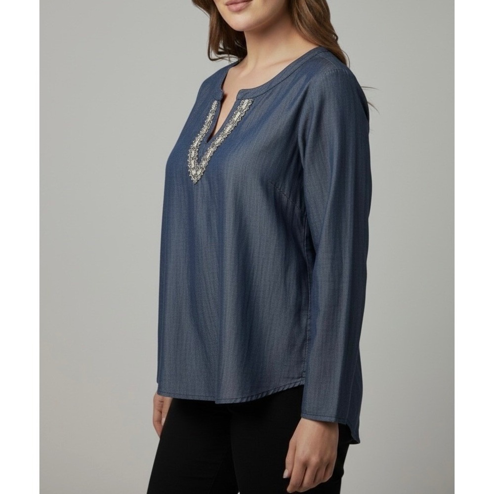 Chicos size 2 large Beaded Placket Chambray Popover Shirt Blue Long Sleeve NEW
